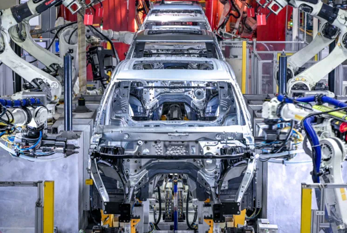 “价格战”和“出海潮”重塑汽车业竞争格局